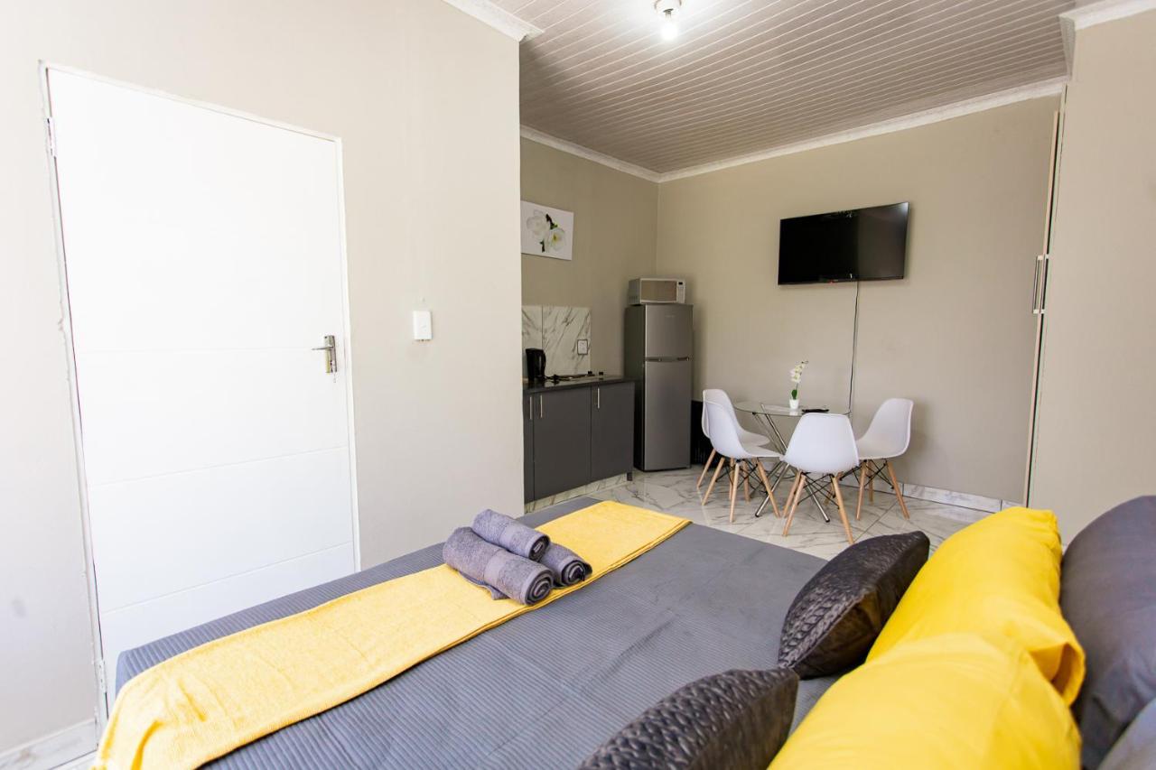 The Hide On Kilburn Hotel Roodepoort Kültér fotó