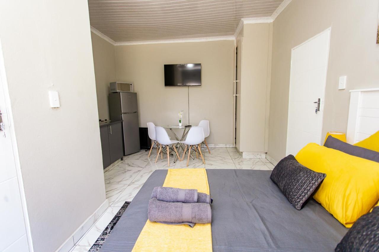 The Hide On Kilburn Hotel Roodepoort Kültér fotó